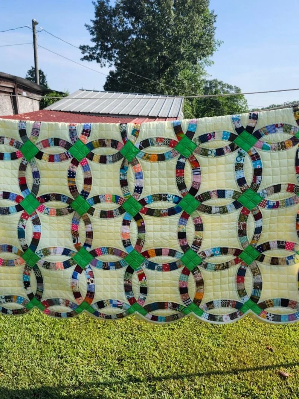 Vintage handmade scalloped double wedding ring quilt  79